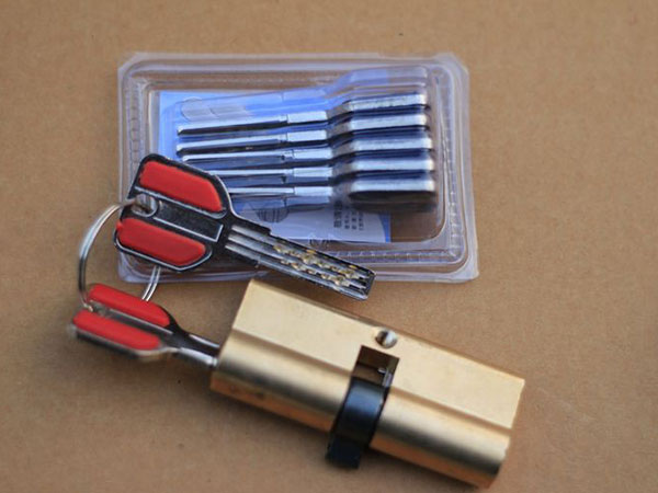 官渡24小时上门开锁公司